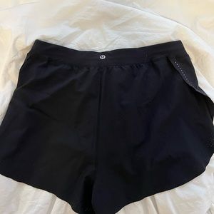 Lululemon find your pace high rise lined 3” shorts